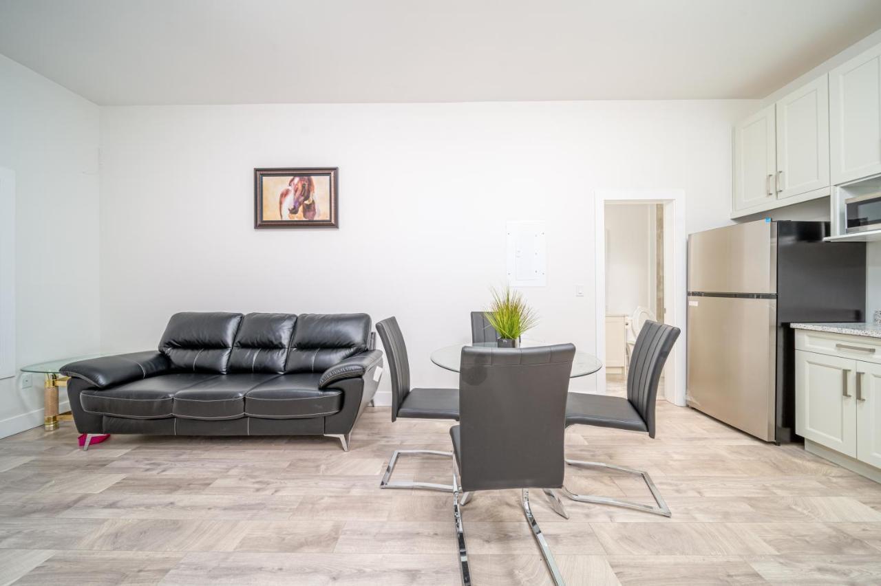Sun suite Surrey Extérieur photo