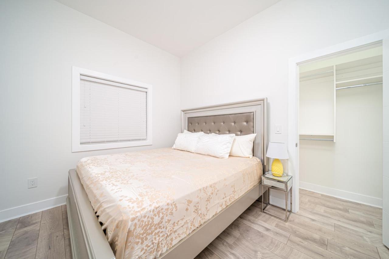 Sun suite Surrey Extérieur photo