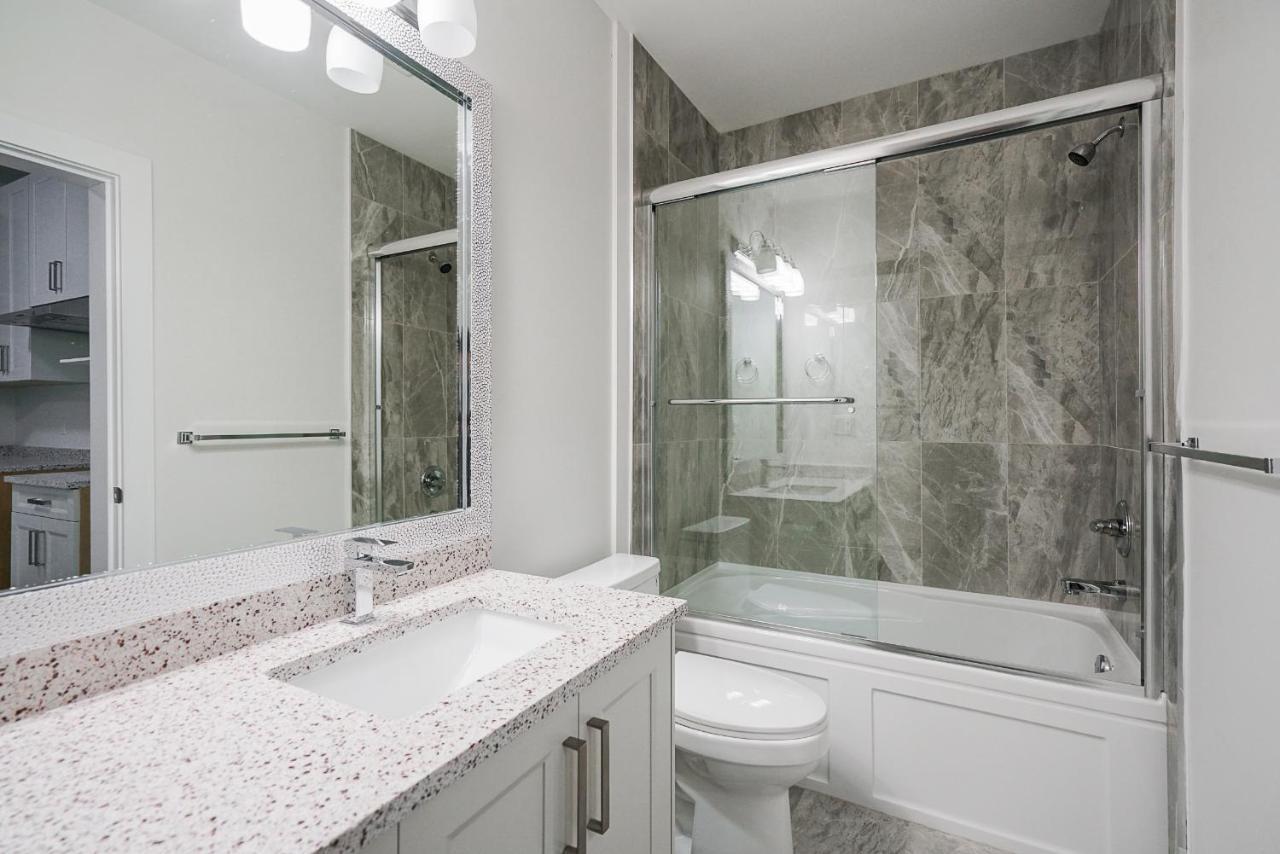 Sun suite Surrey Extérieur photo