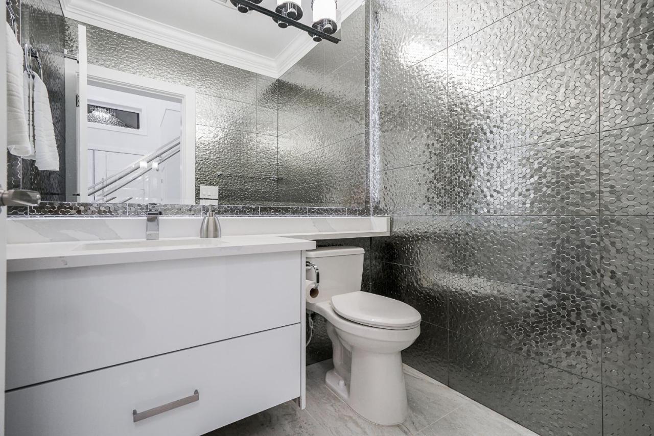 Sun suite Surrey Extérieur photo