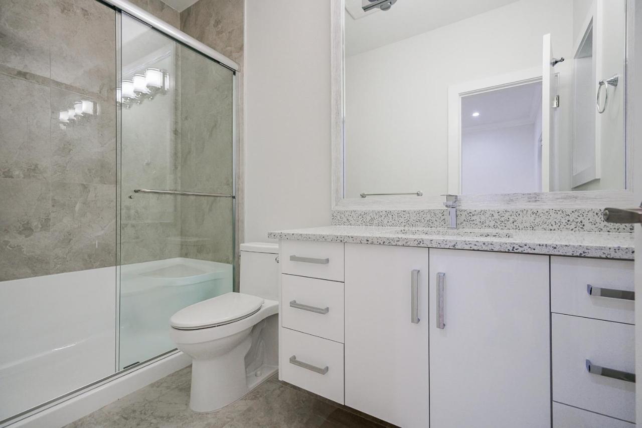 Sun suite Surrey Extérieur photo